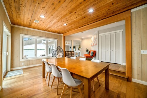 Sunset Retreat 4 Seasons Lake Home - Pedal Boat, Canoe & Kayak