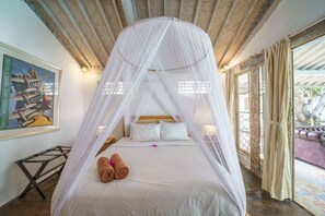 Deluxe Villa | 3 bedrooms, in-room safe, free WiFi, bed sheets - Villa Merano (Gili Meno)