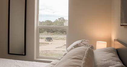 NEW! THE RETREAT Ranch House - Only 20 minutes from the Grand Canyon