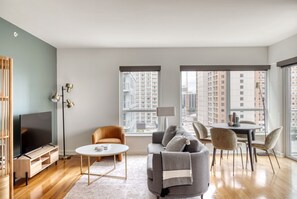 TV, stereo - Cool Bellevue 2BR w/ Gym, W/D & Roof, near Downtown Park, by Blueground (Seattle)