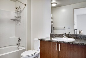 ヘアドライヤー、タオル