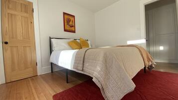 2 chambres, fer et planche à repasser, Wi-Fi gratuit, draps fournis