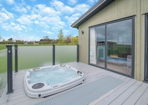 Bain à remous extérieur