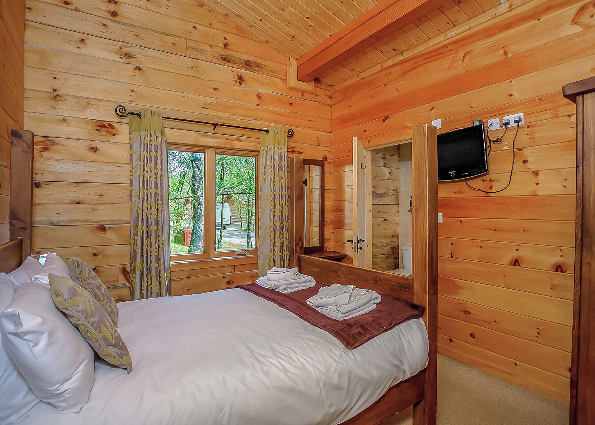 2 bedrooms