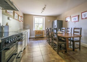 Fridge, oven, stovetop, toaster