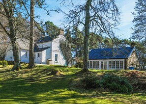 Exterior - 3 bedroom accommodation in Ardgay (Ardgay)
