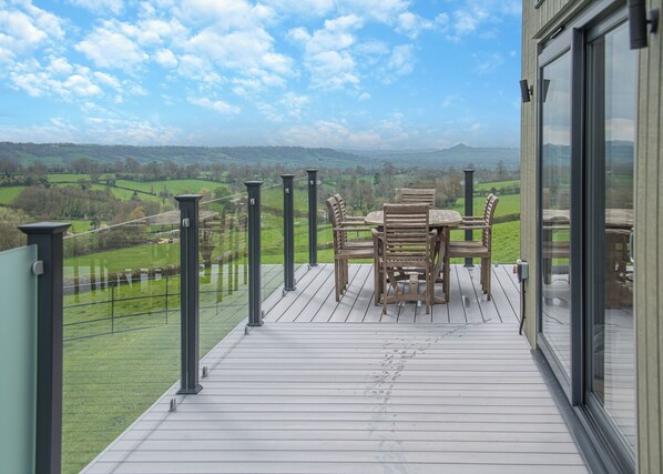 屋外ダイニングエリア