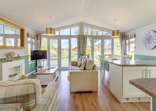 2 bedroom accommodation in Swinethorpe, Nr Lincoln