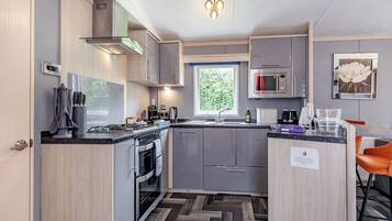 冰箱、烤箱、炉灶、烤面包机