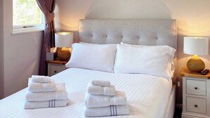Room - 1 bedroom accommodation in Brundall, Norwich (Brundall, Norwich)
