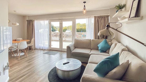 Living area - 1 bedroom accommodation in Brundall, Norwich (Brundall, Norwich)