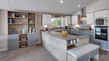 Fridge, oven, stovetop, toaster