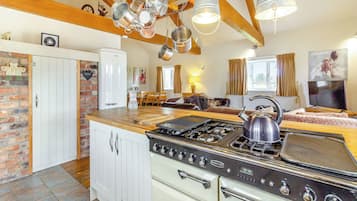 Fridge, oven, stovetop, toaster