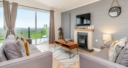 1 bedroom accommodation in Midsomer House, East Compton