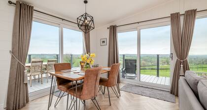 1 Schlafzimmer Unterkunft in Midsomer House, East Compton