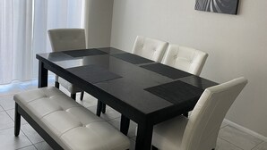 تناول الطعام
