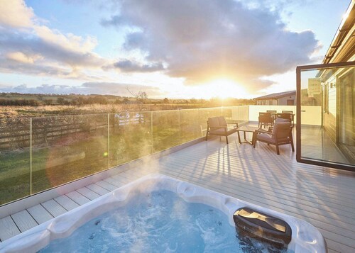 Hazelwood Deluxe Lodge