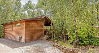 Cosy log cabin with one double.