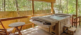 Cosy log cabin with one double.