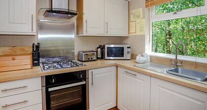 Cosy log cabin with one double.