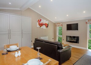 Interior - Cosy log cabin with one double. (Freehay, Cheadle)