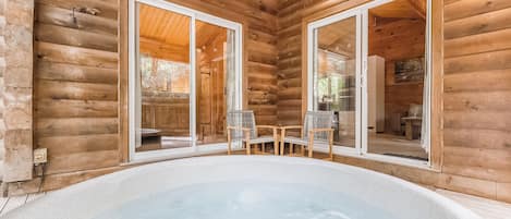 Indoor spa tub