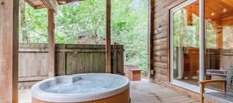 Woodpecker Log Cabin 2