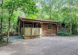 Exterior - Woodpecker Log Cabin 2 (Freehay, Cheadle)