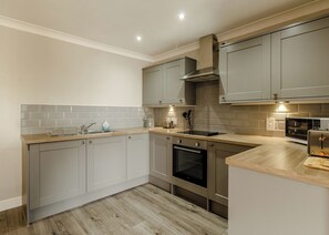 Fridge, oven, stovetop, toaster