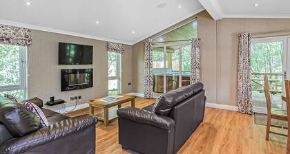 3 bedroom accommodation in Freehay, Cheadle