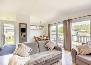 Living area - Lakeview Premier Pet Friendly (Woodhall Spa)