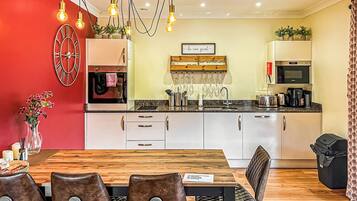 Fridge, oven, stovetop, toaster