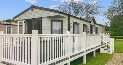 2 bedroom accommodation in Hoddesdon