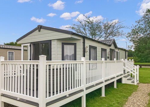 2 bedroom accommodation in Hoddesdon