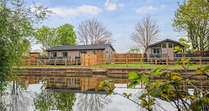 2 bedroom accommodation in Hoddesdon