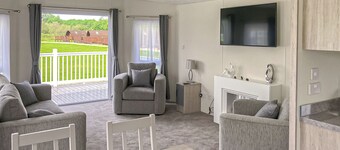 2 Schlafzimmer Unterkunft in Hoddesdon