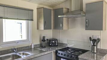 Fridge, oven, stovetop, toaster