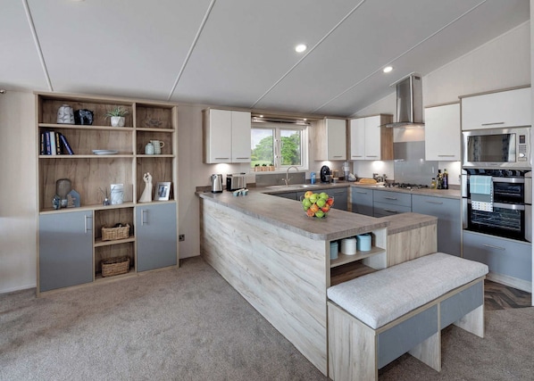 冷蔵庫、オーブン、コンロ、トースター