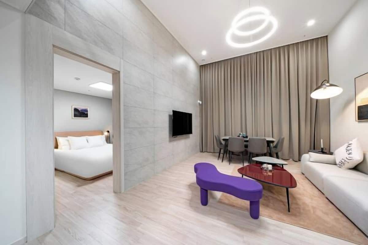 1 bedroom, free WiFi, bed sheets