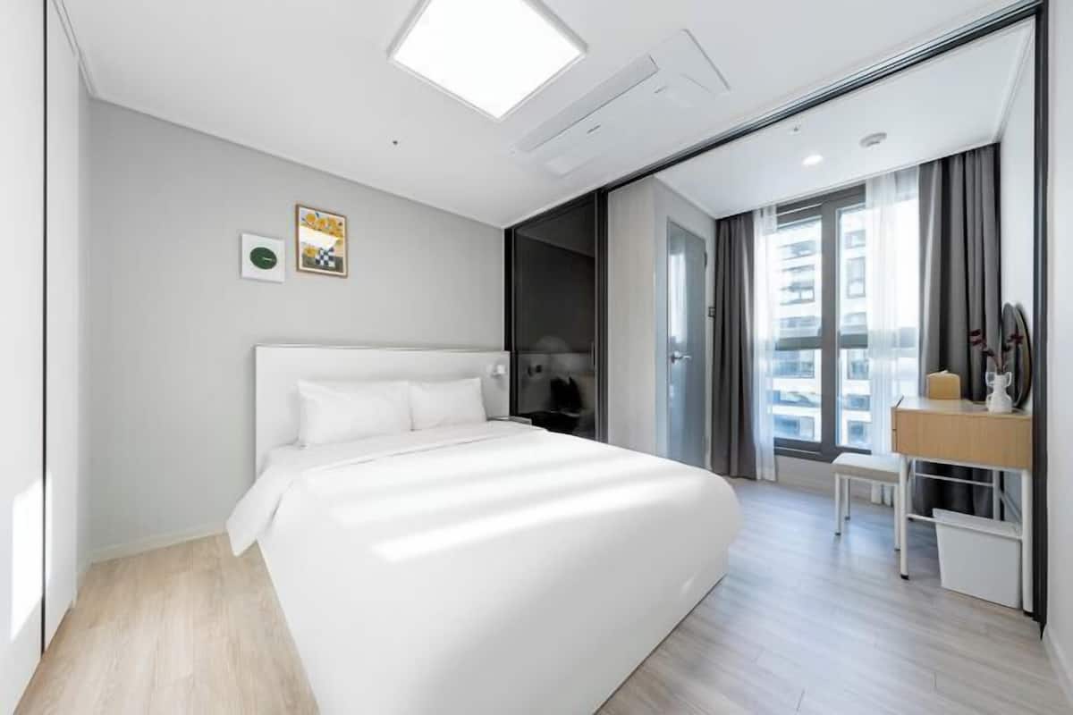 1 bedroom, free WiFi, bed sheets