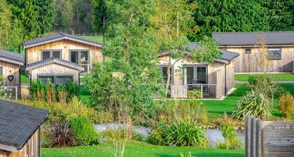 A stunning luxury lodge, perfect for a couples retreat or family break.