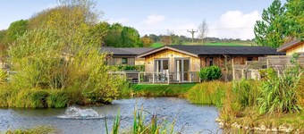 A stunning luxury lodge, perfect for a couples retreat or family break.