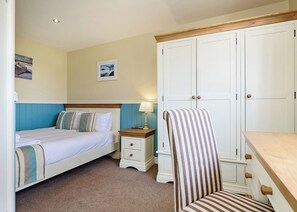 2 bedrooms, free WiFi - Luxury lodge with two doubles, both with en suite shower. (Pickering)
