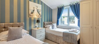 New in 2018. Modern and luxurious lodge with lakeside view.