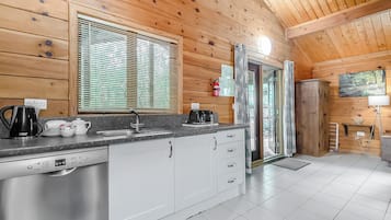 Fridge, oven, stovetop, toaster