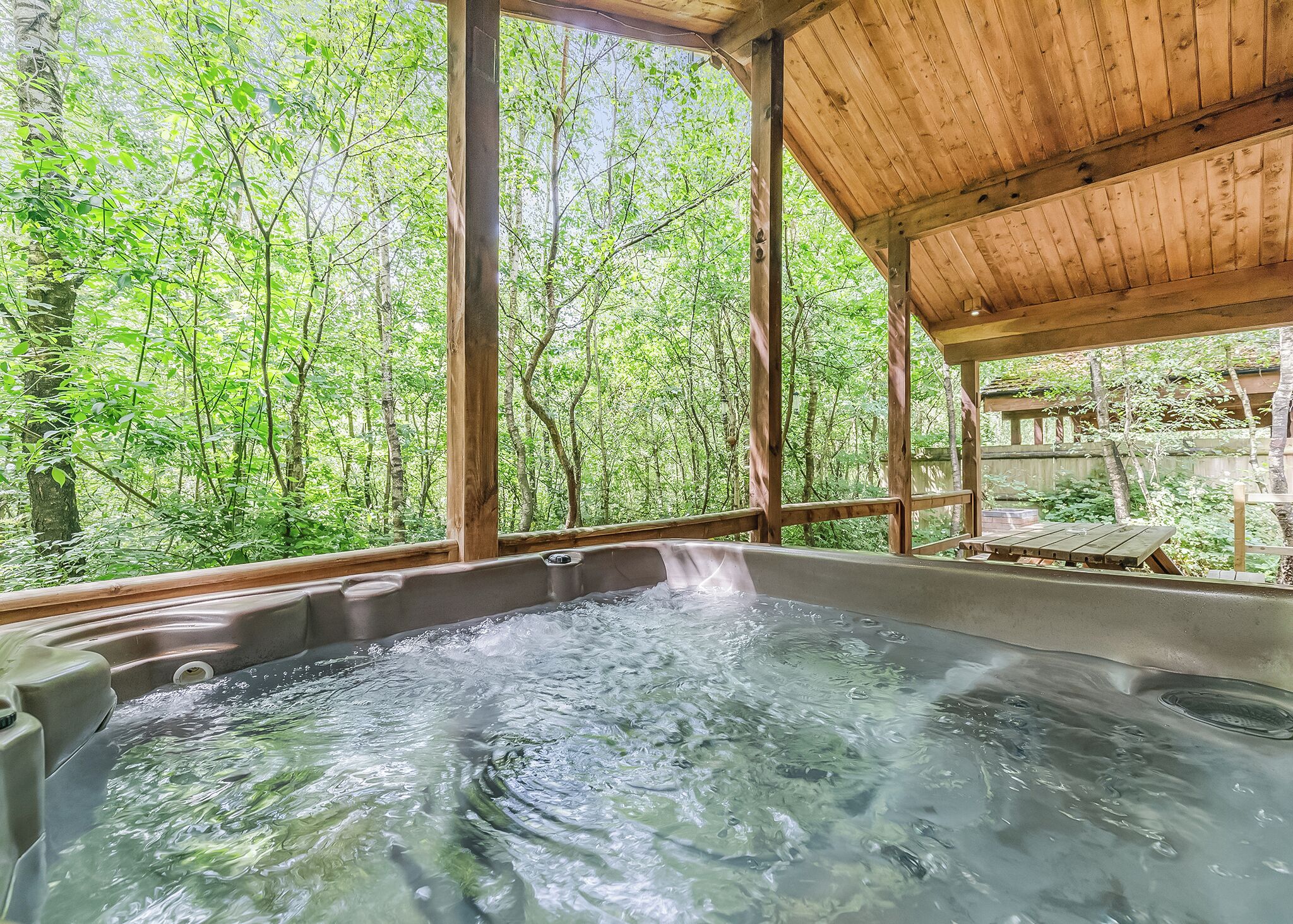 Outdoor spa tub