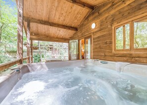 Bain à remous extérieur