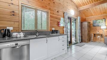 Fridge, oven, stovetop, toaster