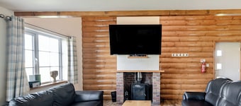 5 bedroom accommodation in Hornsea