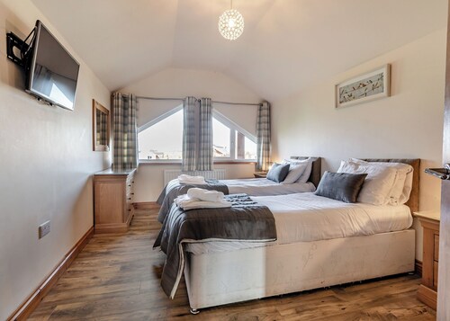 5 bedroom accommodation in Hornsea
